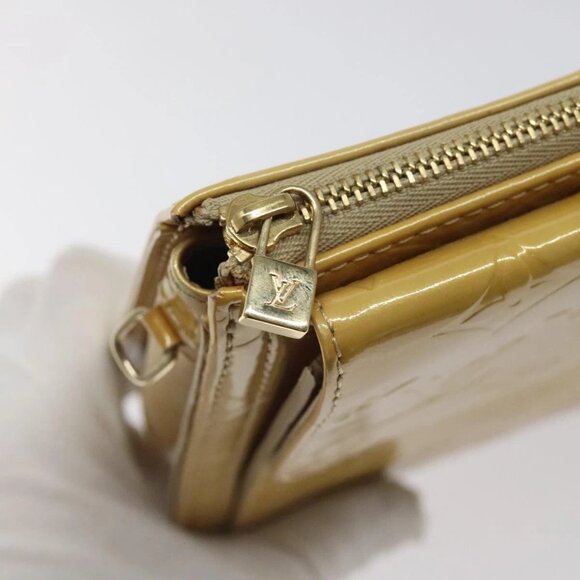 Share LOUIS VUITTON Monogram Vernis Motto Accessory Pouch Beige - Picture 7 of 16